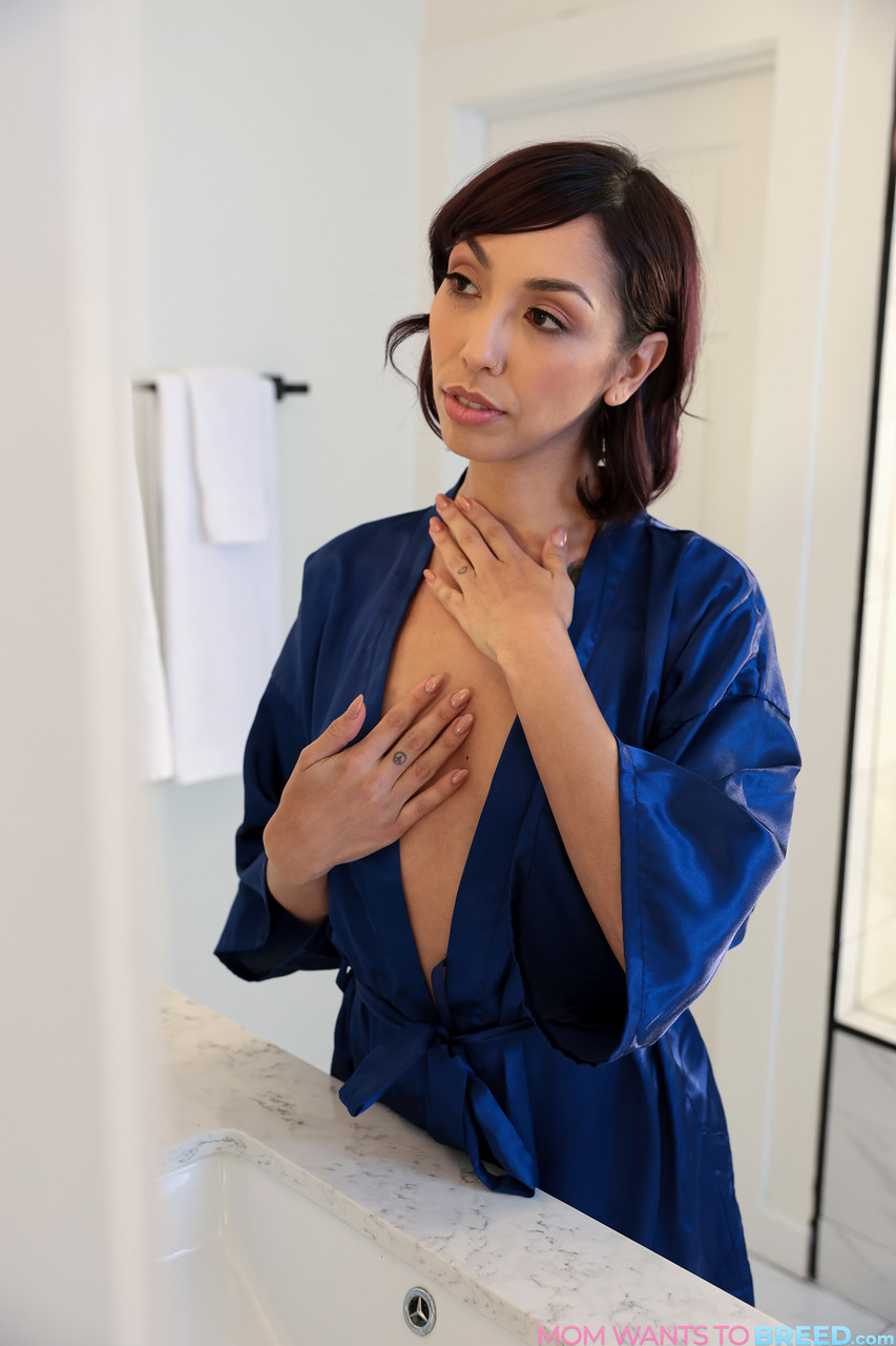 Latin anne Xochi Moon sapık üvey oğlu tarafından sikiliyor ve içine boşalıyor Latin anne Xochi Moon sapık üvey oğlu tarafından sikiliyor ve içine boşalıyor